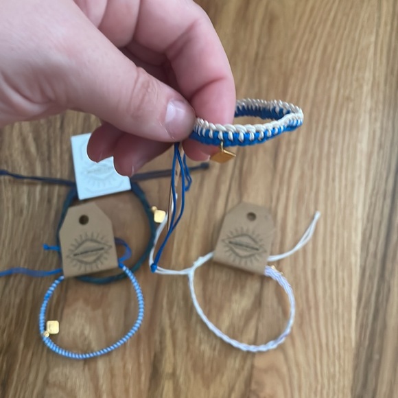 Bundle of handcrafted adjustable bracelets - Picture 5 of 6